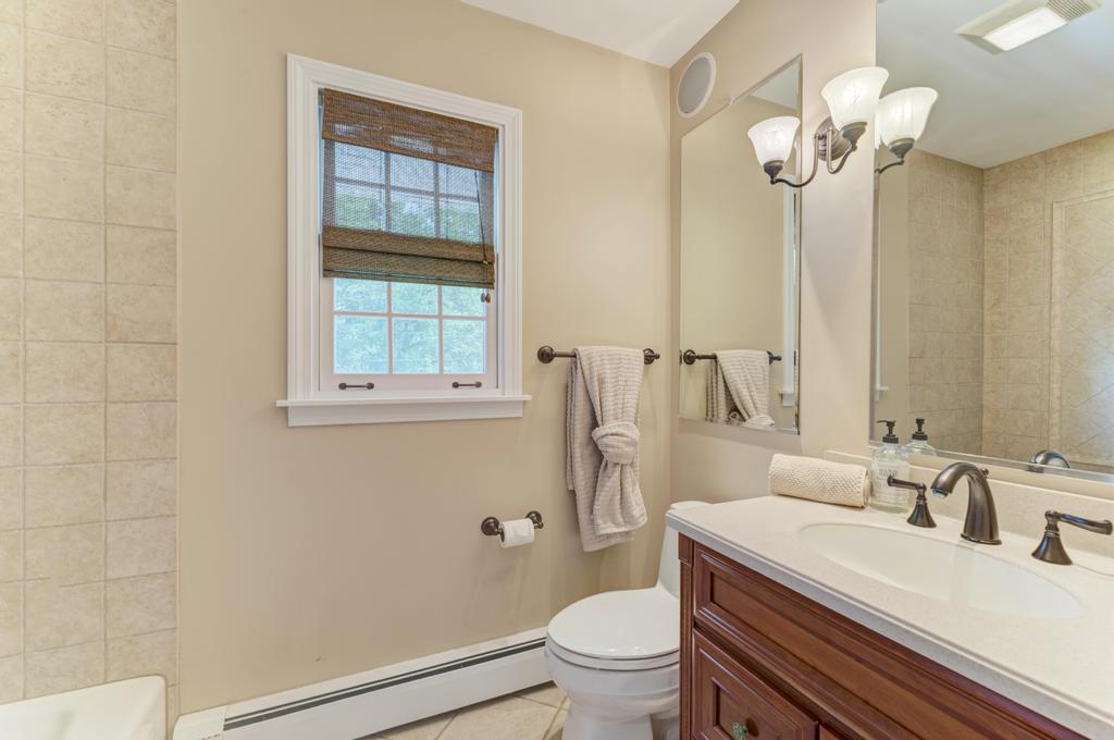 22W425 Broker Road, Medinah, IL 60157