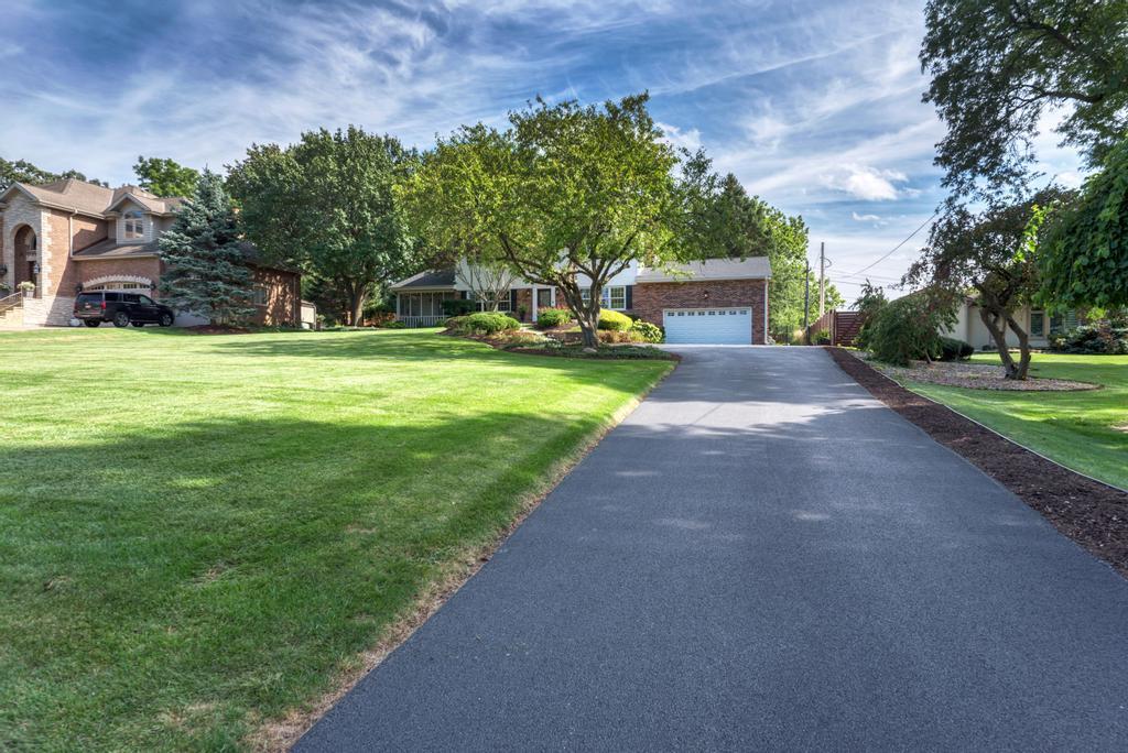 22W425 Broker Road, Medinah, IL 60157