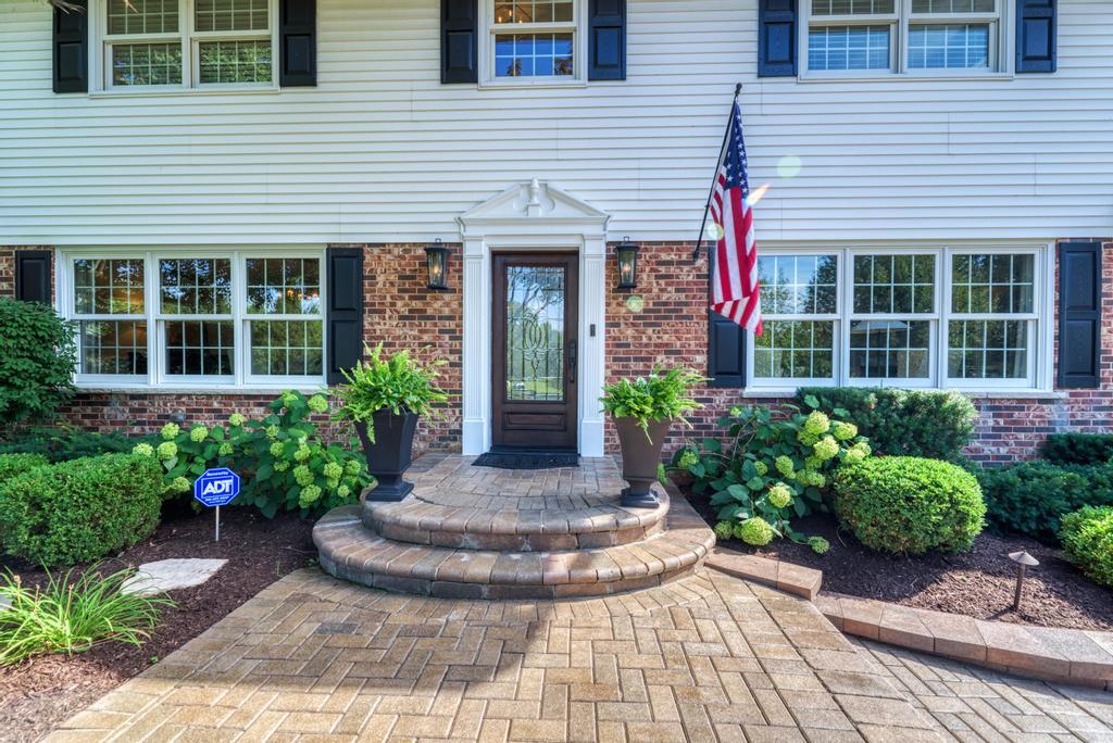 22W425 Broker Road, Medinah, IL 60157