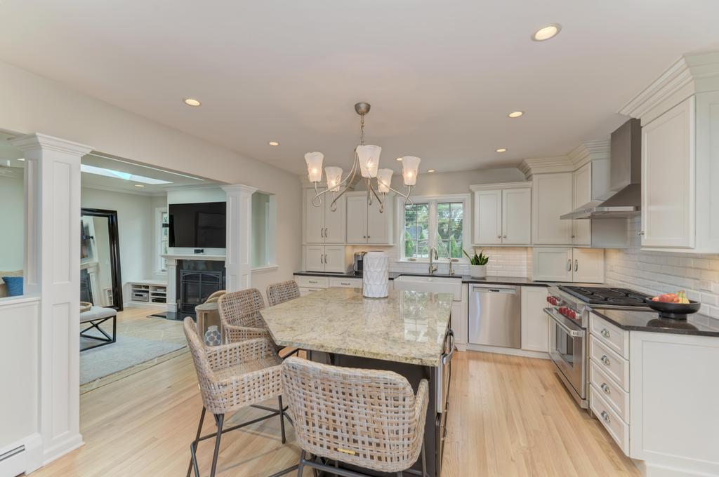 22W425 Broker Road, Medinah, IL 60157