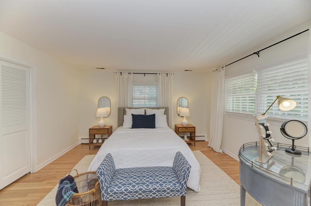 22W425 Broker Road, Medinah, IL 60157