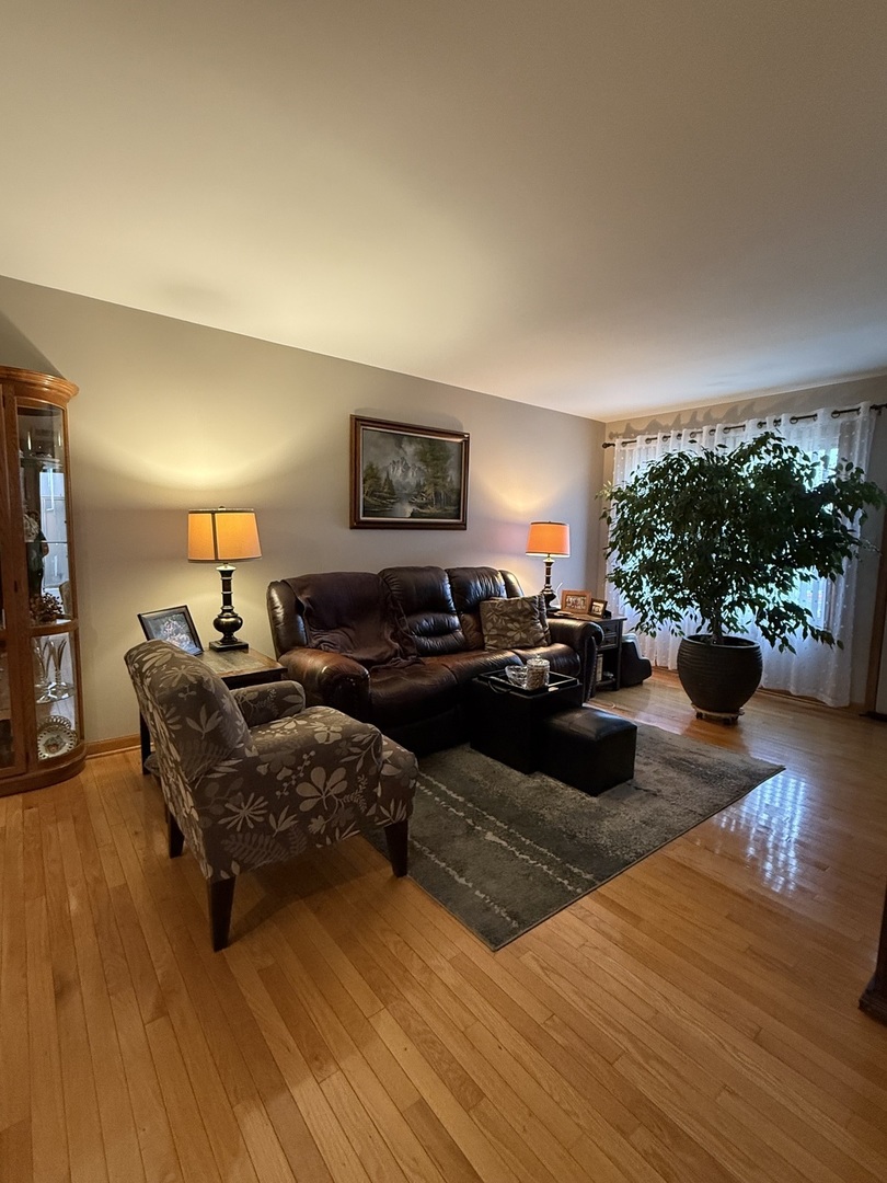 112-114 wright Drive, Utica, IL 61373