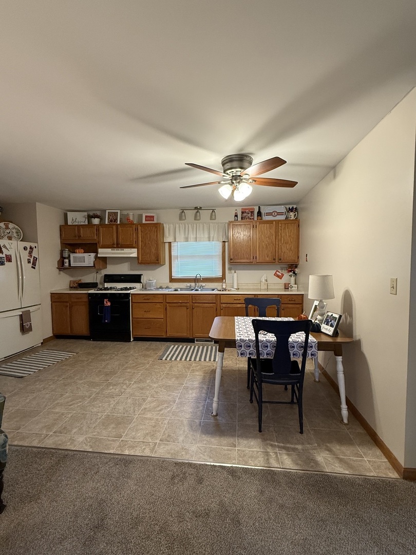 112-114 wright Drive, Utica, IL 61373