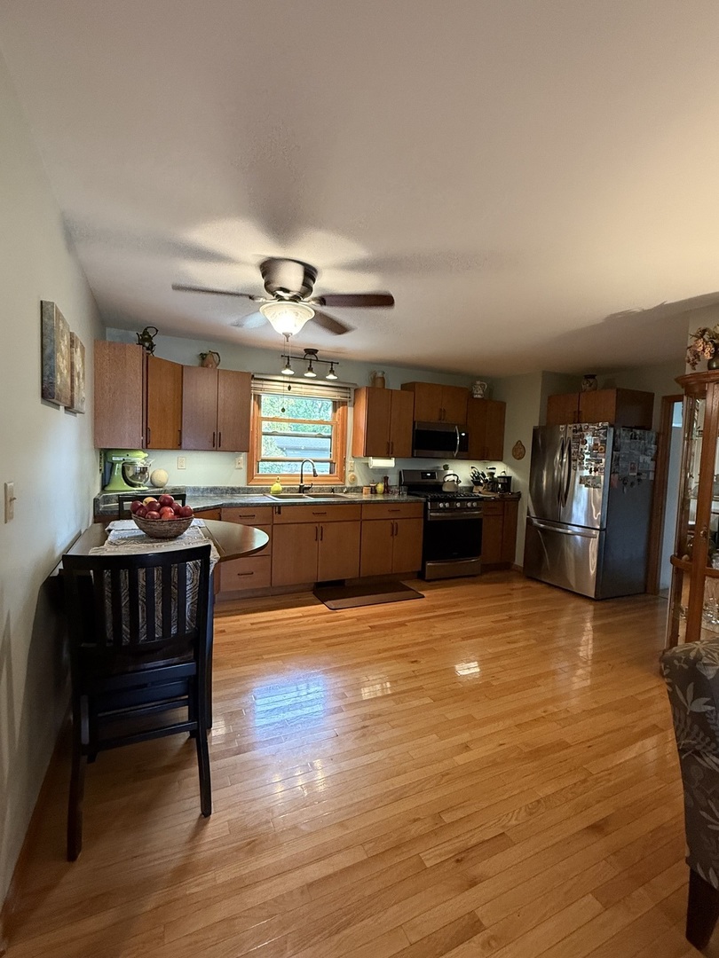 112-114 wright Drive, Utica, IL 61373