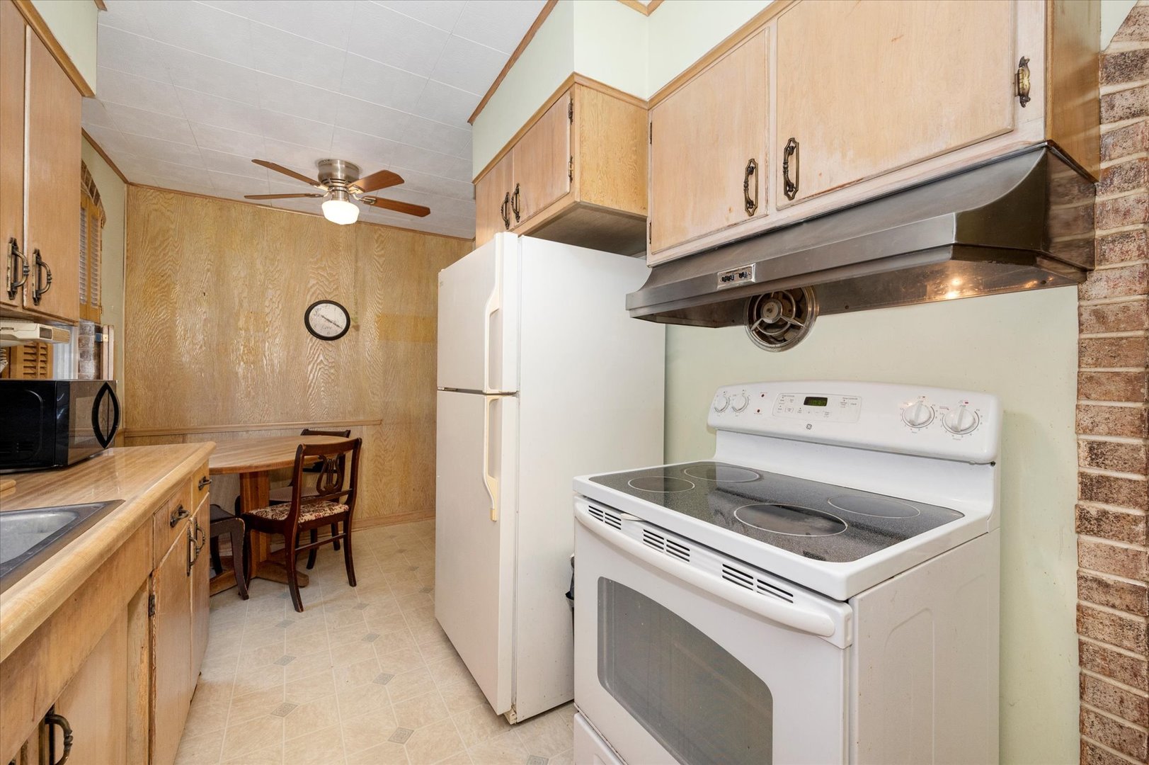 2618 Hawthorne Street, Franklin Park, IL 60131