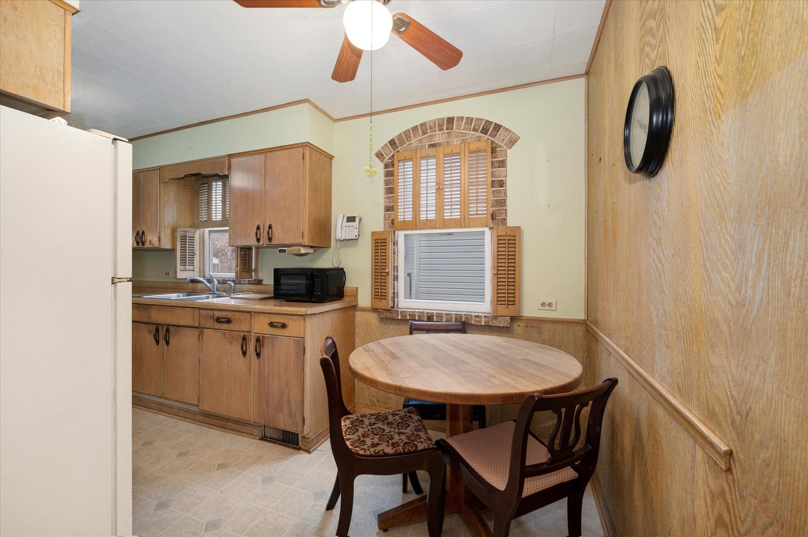 2618 Hawthorne Street, Franklin Park, IL 60131