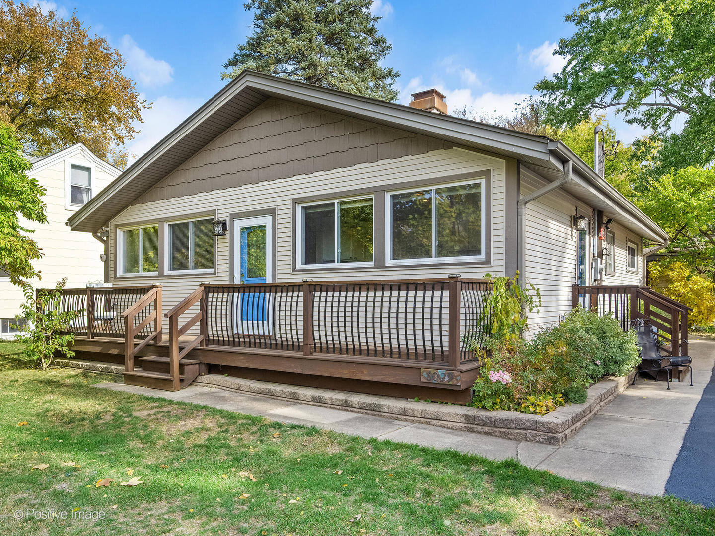 6029 Pershing Avenue, Downers Grove, IL 60516