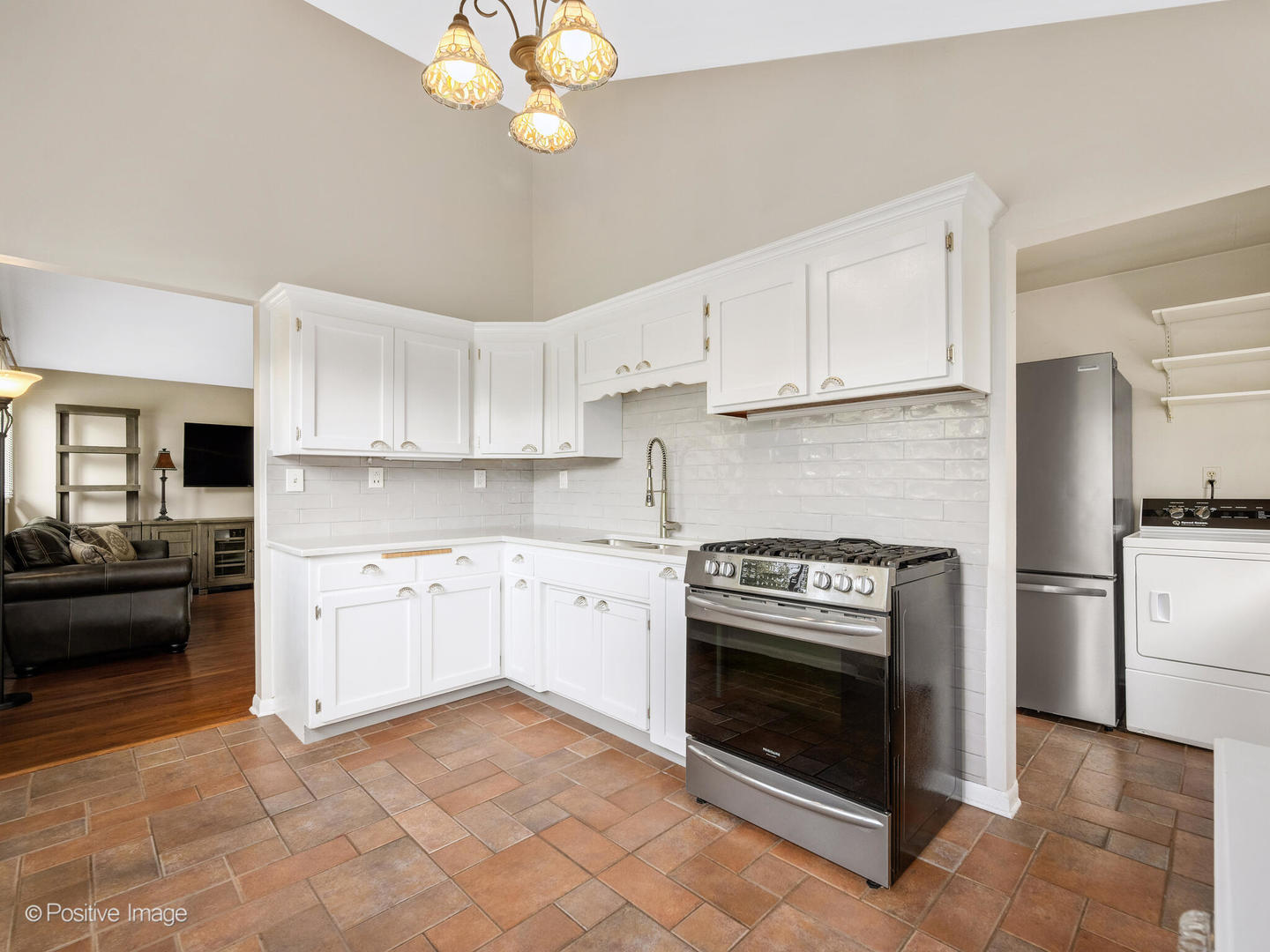 6029 Pershing Avenue, Downers Grove, IL 60516