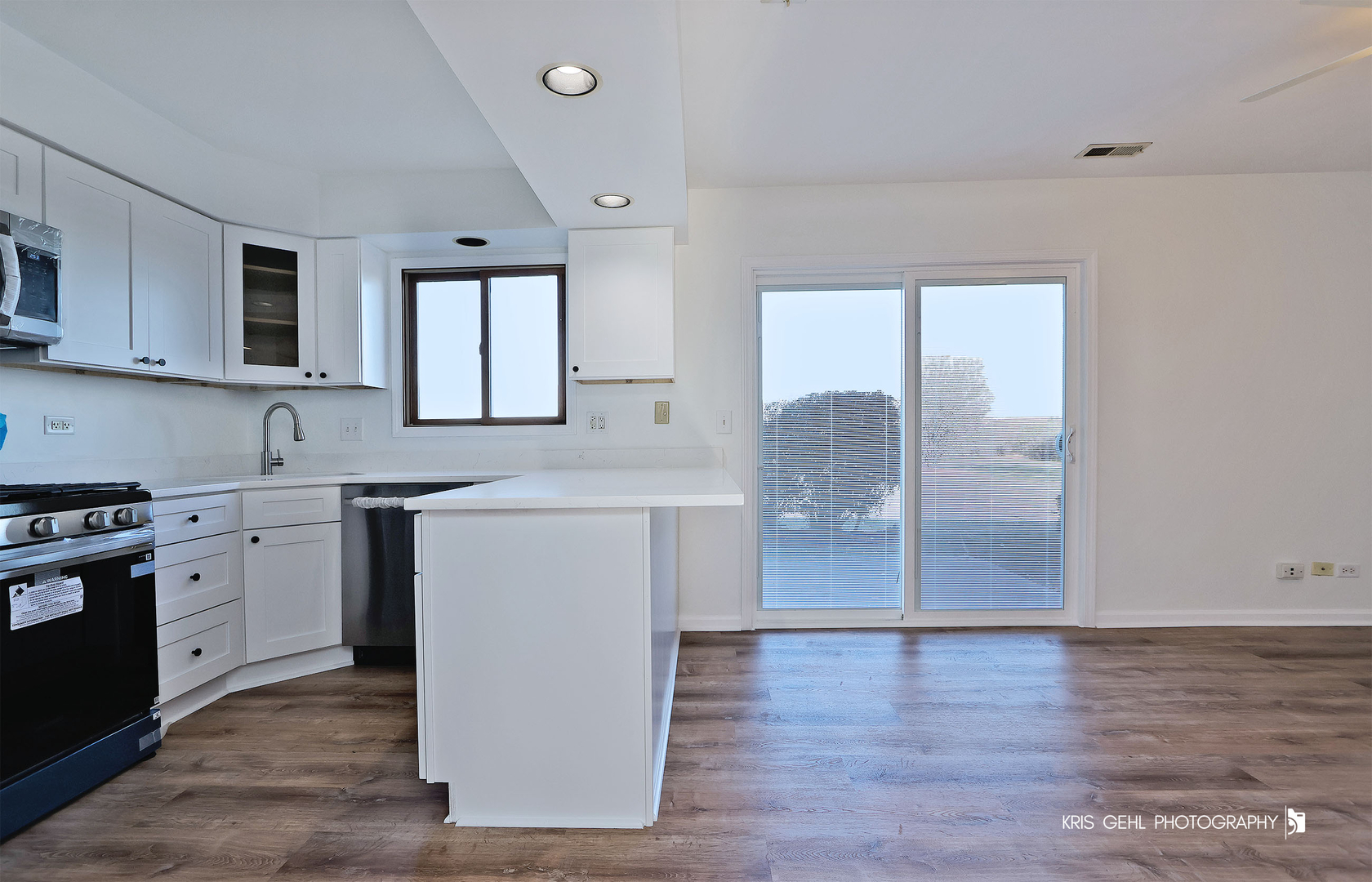 34026 N White Oak Lane, Gurnee, IL 60031