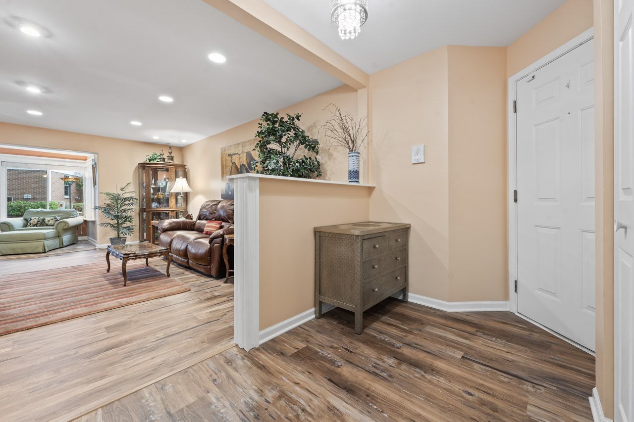 910 Persimmon Lane #A, Mount Prospect, IL 60056