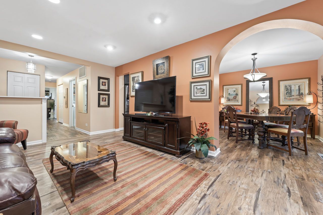 910 Persimmon Lane #A, Mount Prospect, IL 60056