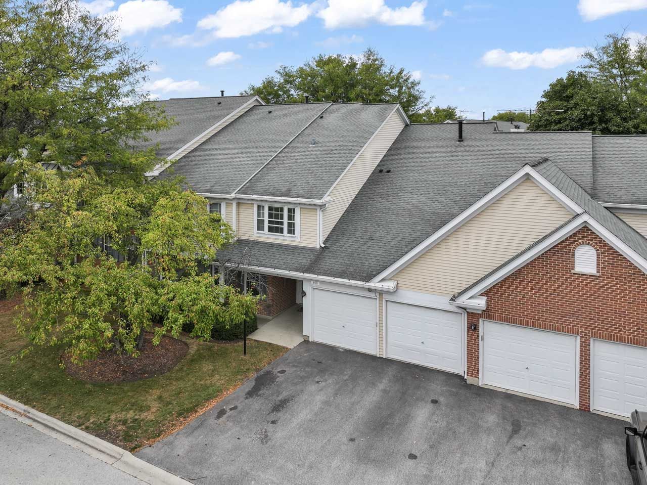 910 Persimmon Lane #A, Mount Prospect, IL 60056