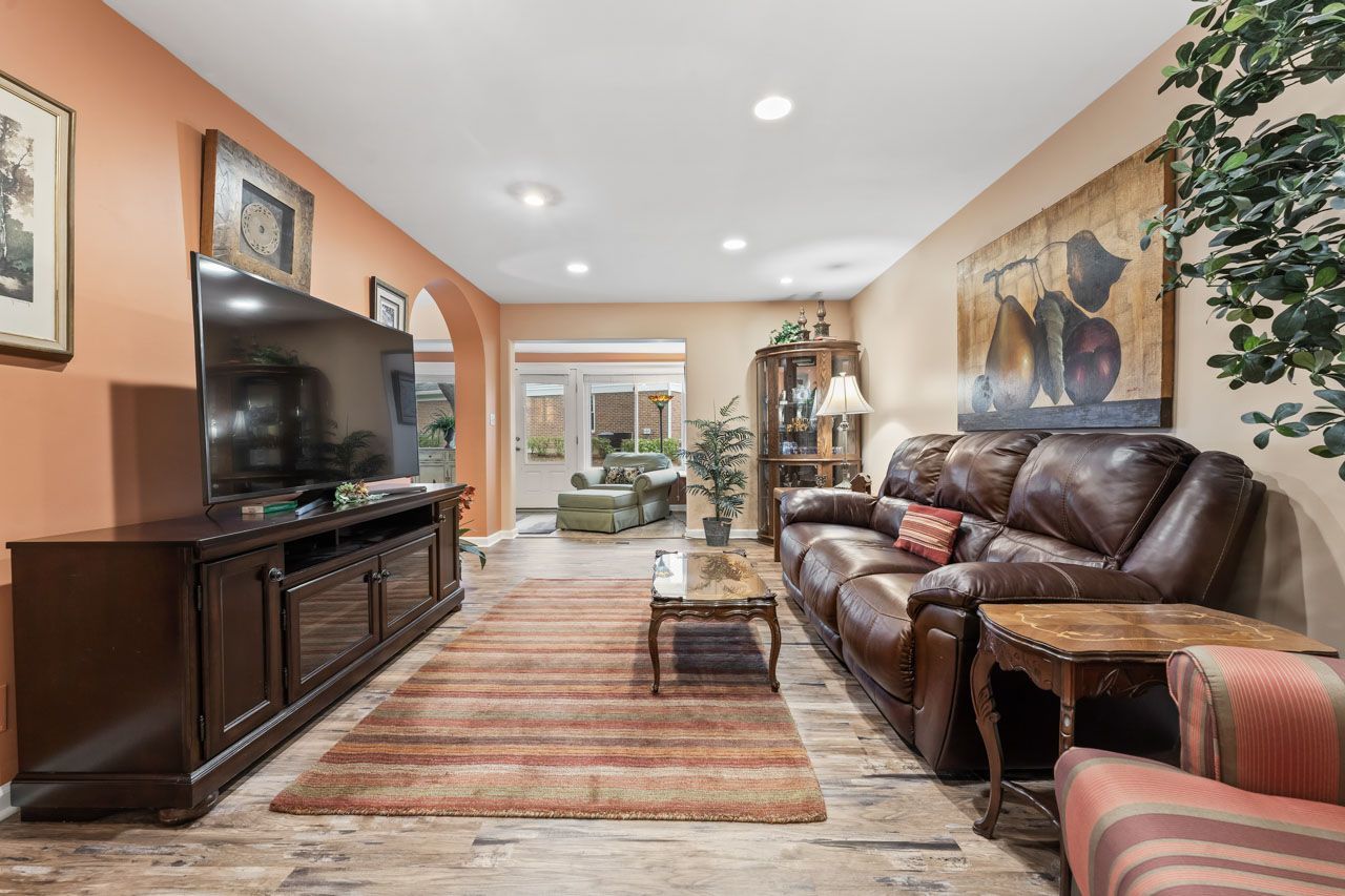 910 Persimmon Lane #A, Mount Prospect, IL 60056