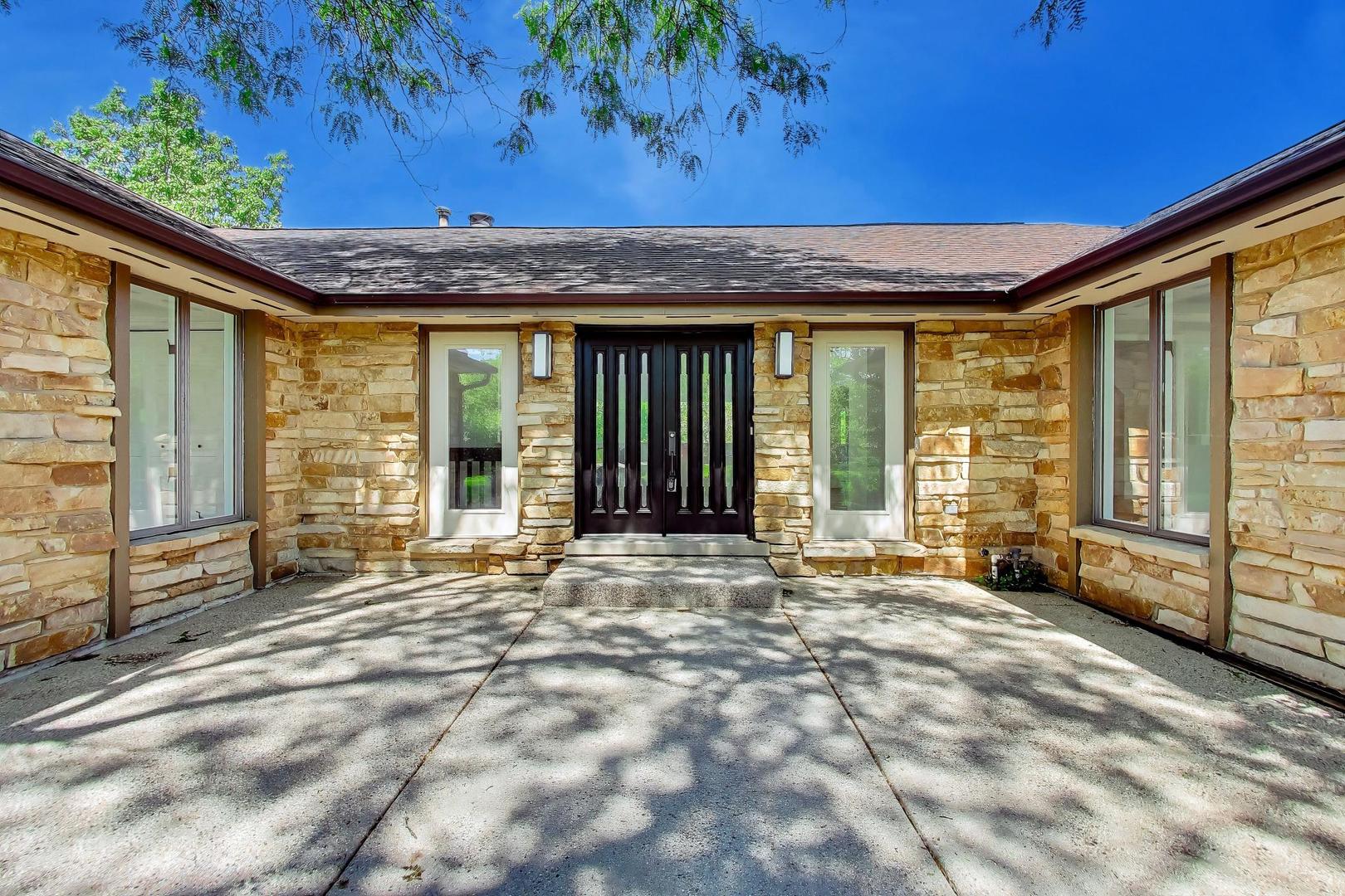 26955 N COUNTRYSIDE LAKE Drive, Mundelein, IL 60060