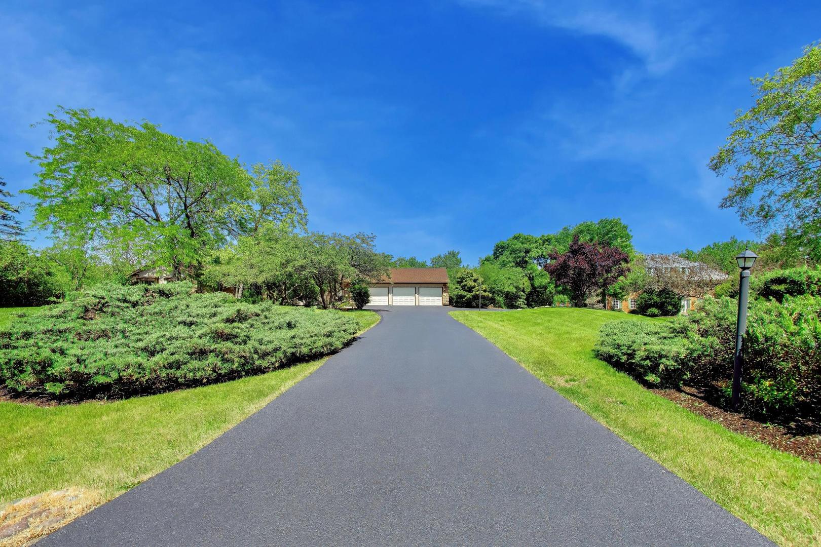 26955 N COUNTRYSIDE LAKE Drive, Mundelein, IL 60060