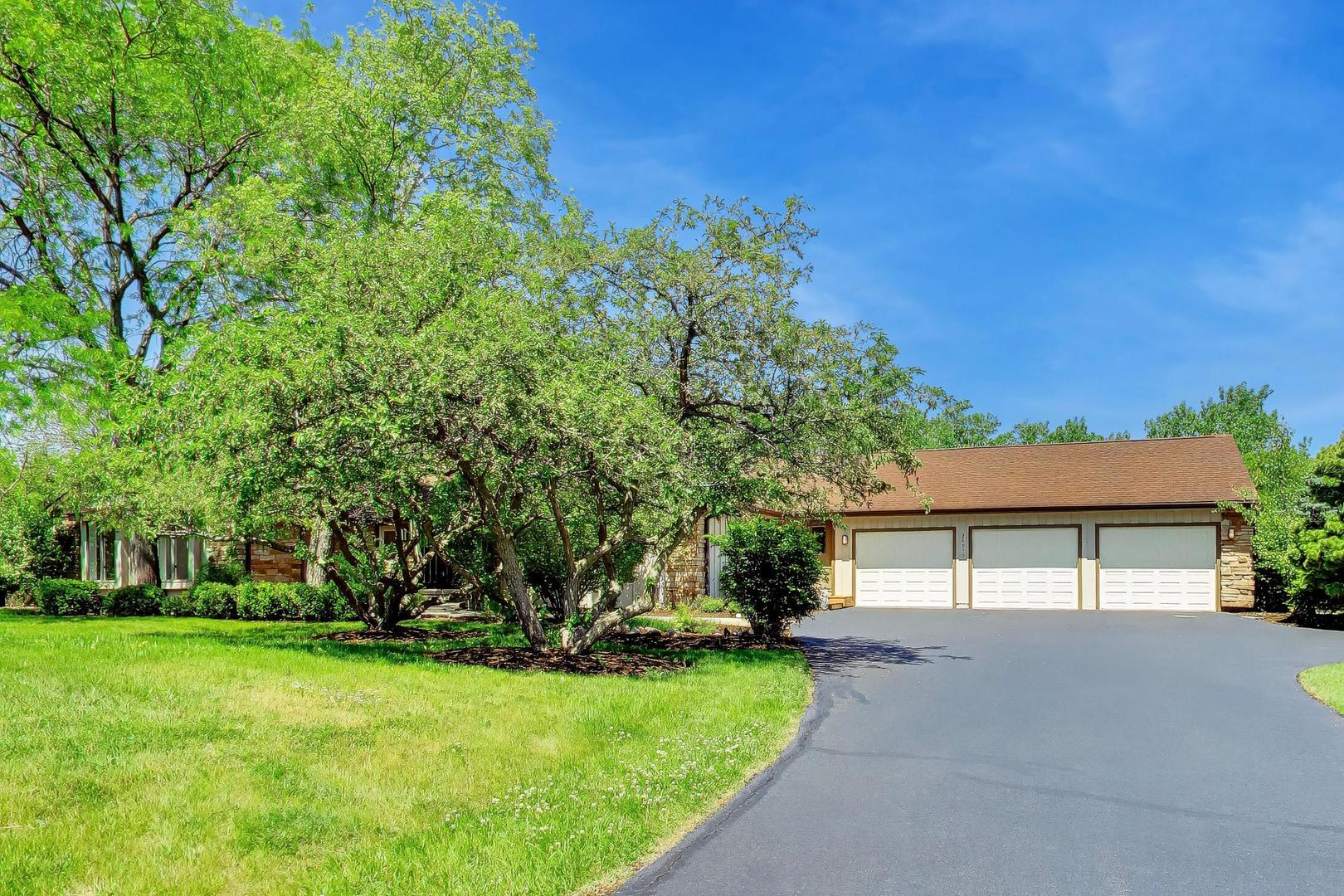 26955 N COUNTRYSIDE LAKE Drive, Mundelein, IL 60060