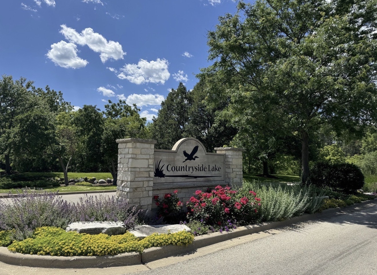 26955 N COUNTRYSIDE LAKE Drive, Mundelein, IL 60060
