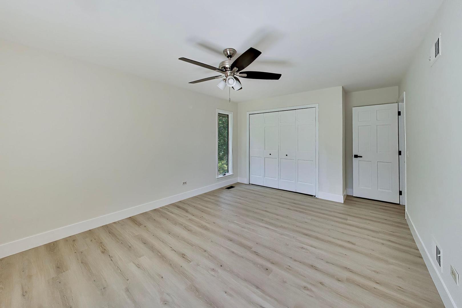 26955 N COUNTRYSIDE LAKE Drive, Mundelein, IL 60060