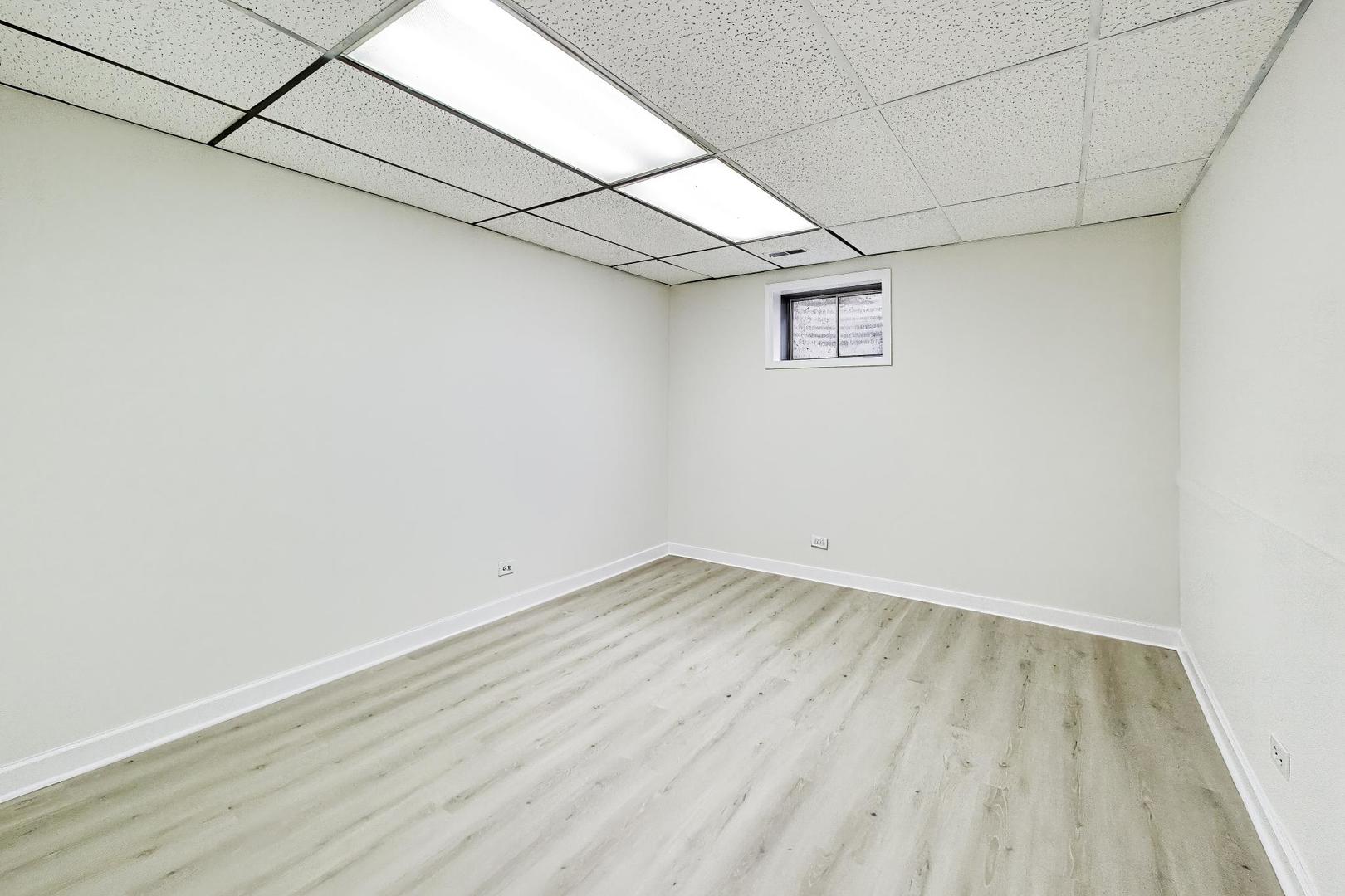 26955 N COUNTRYSIDE LAKE Drive, Mundelein, IL 60060