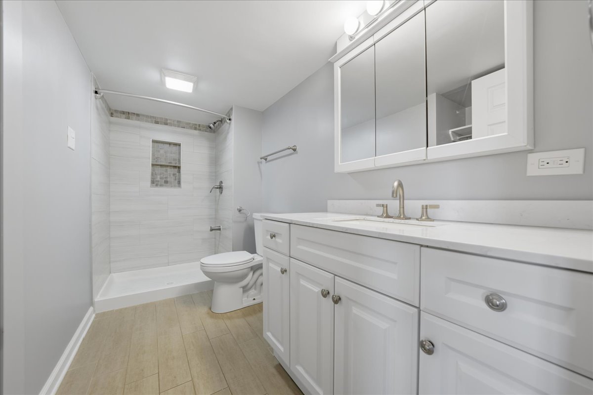 1081 Hunter Street, Lombard, IL 60148