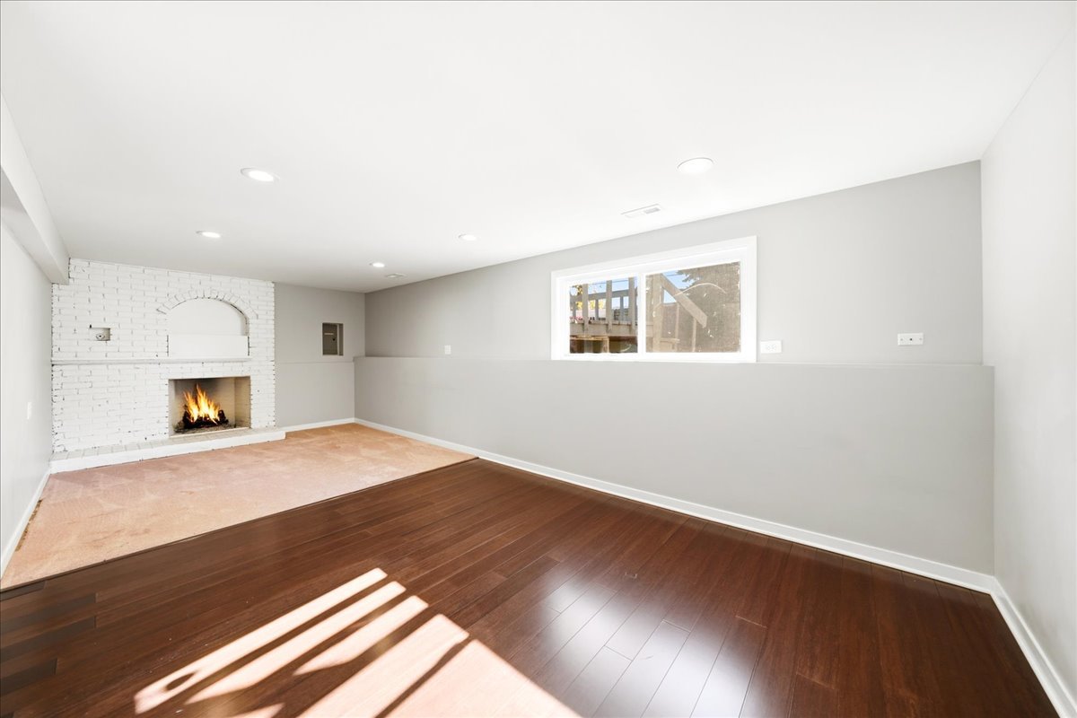 1081 Hunter Street, Lombard, IL 60148