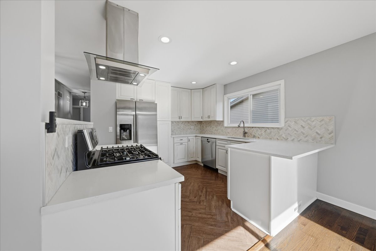 1081 Hunter Street, Lombard, IL 60148