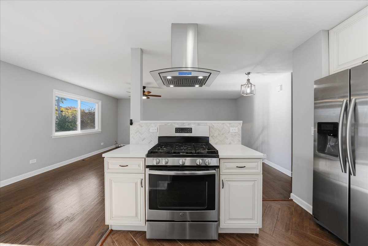 1081 Hunter Street, Lombard, IL 60148