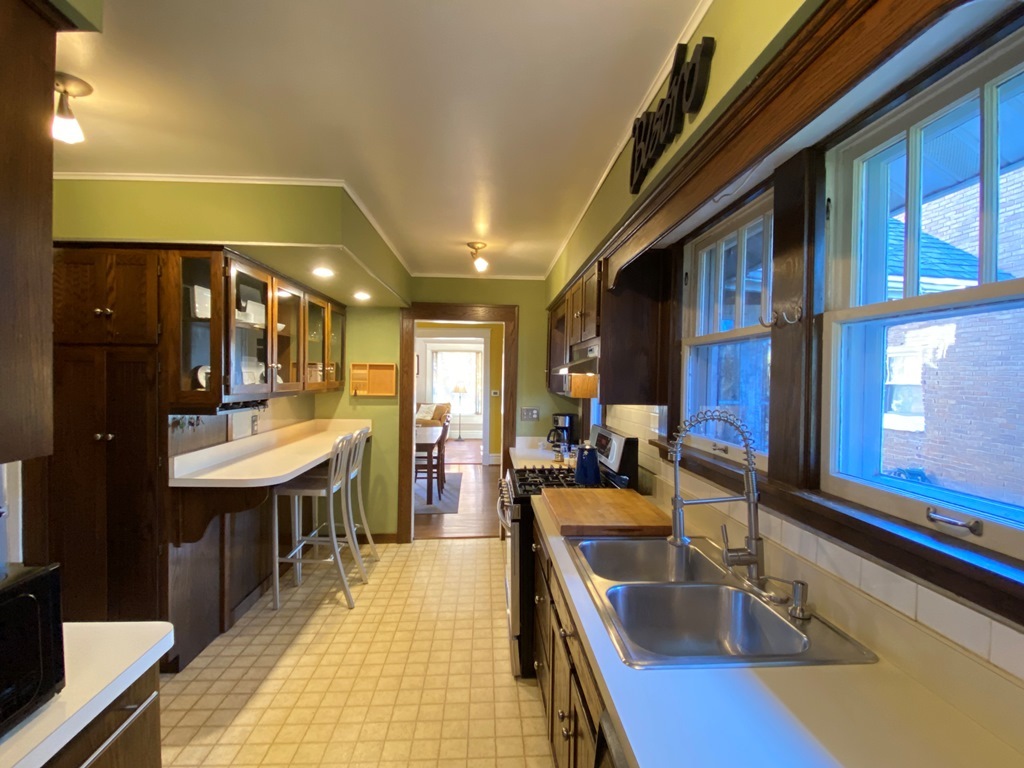 517 N Prairie Avenue, Joliet, IL 60435