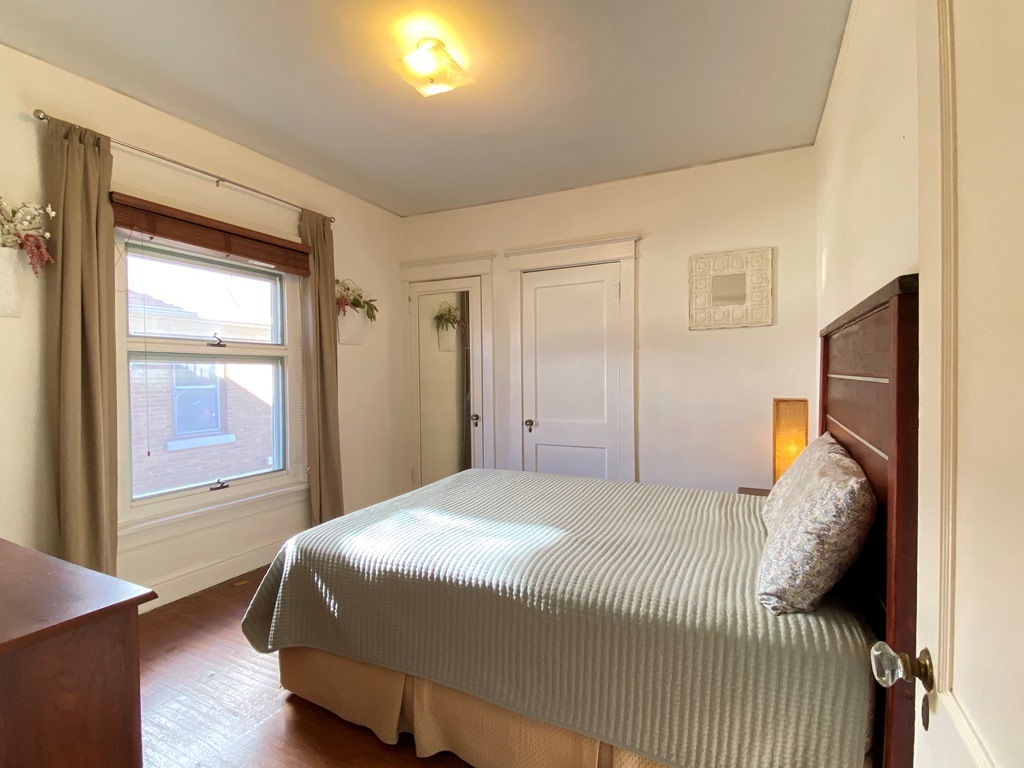 517 N Prairie Avenue, Joliet, IL 60435