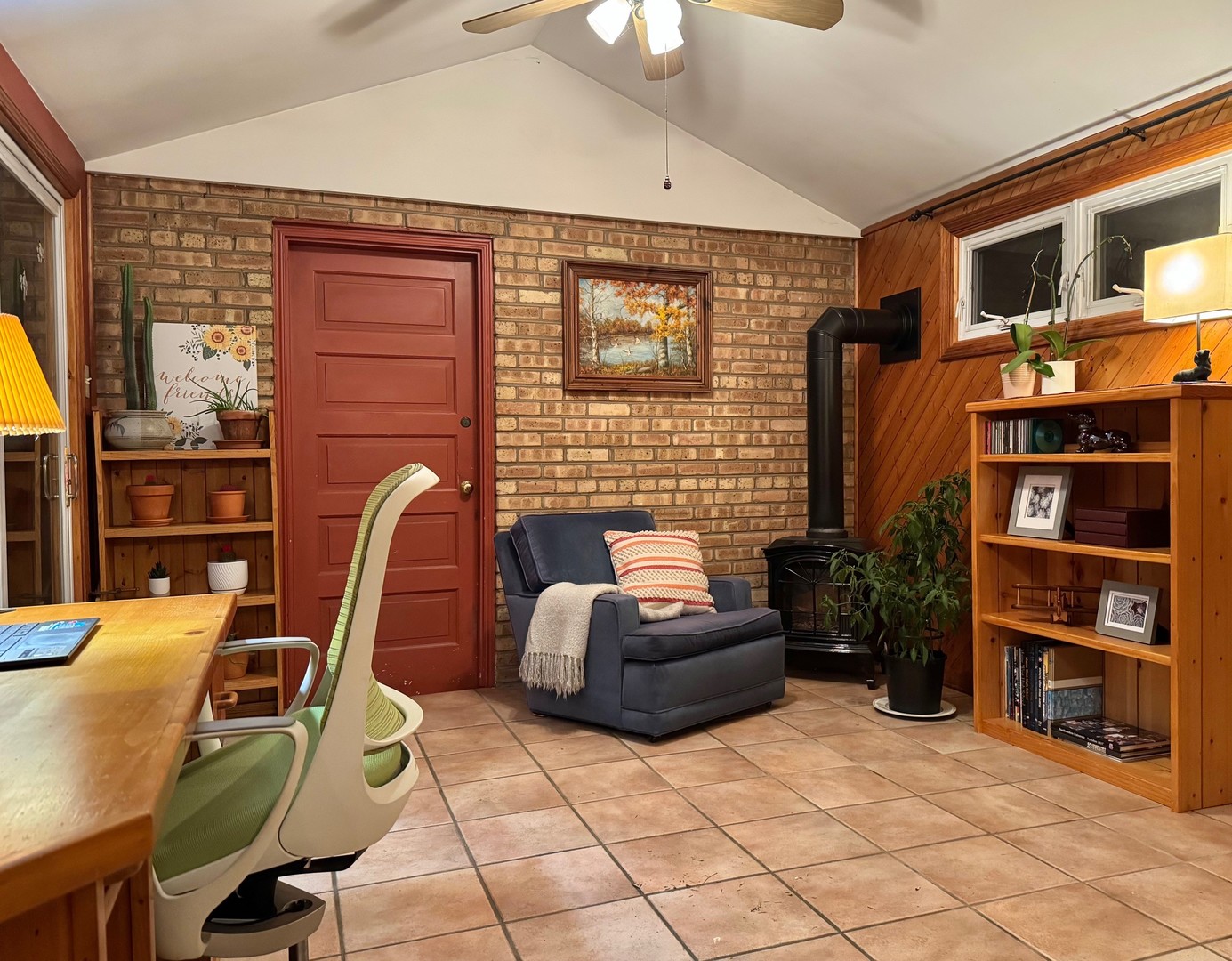 911 E Villa Drive, Des Plaines, IL 60016