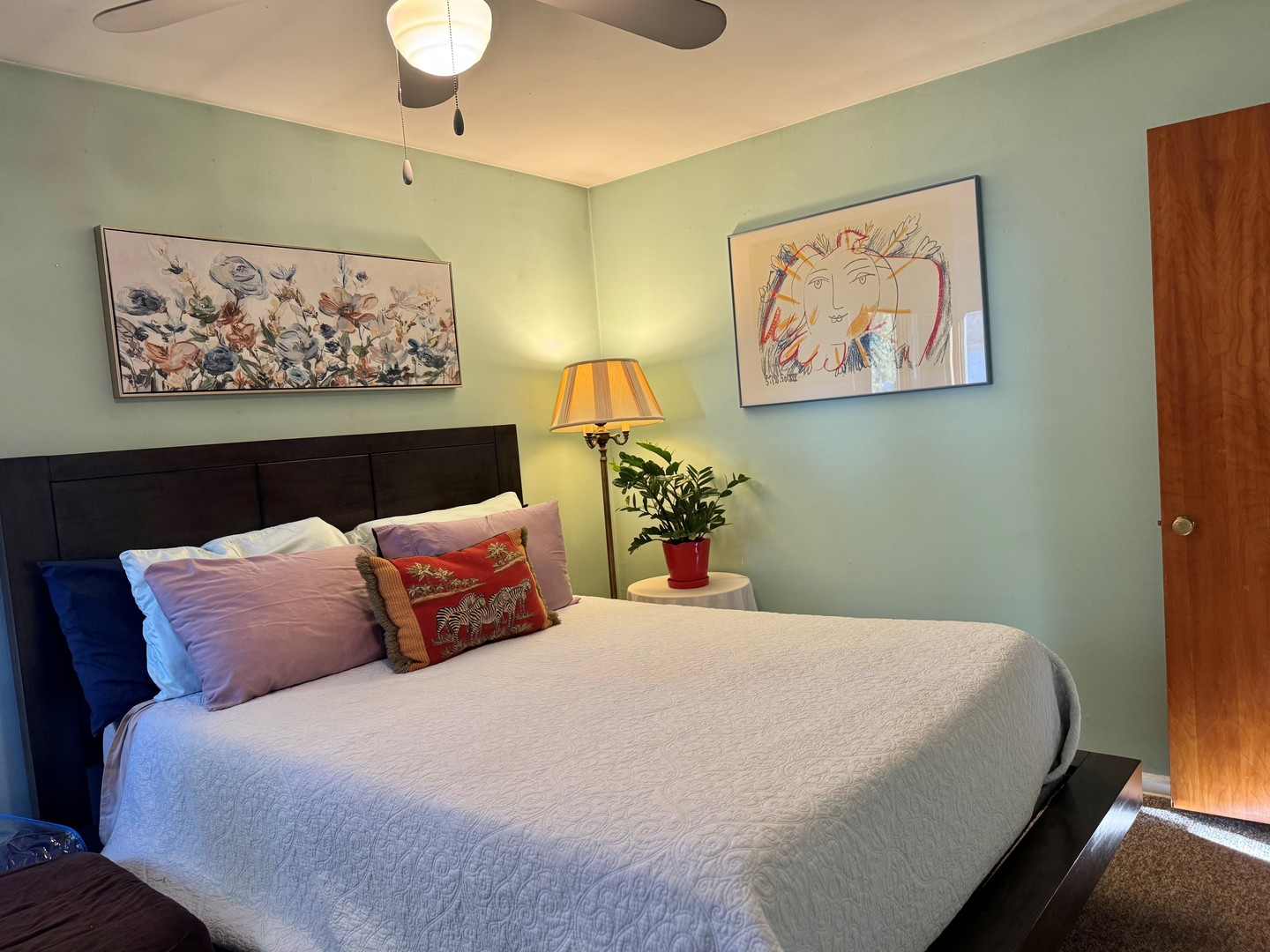 911 E Villa Drive, Des Plaines, IL 60016