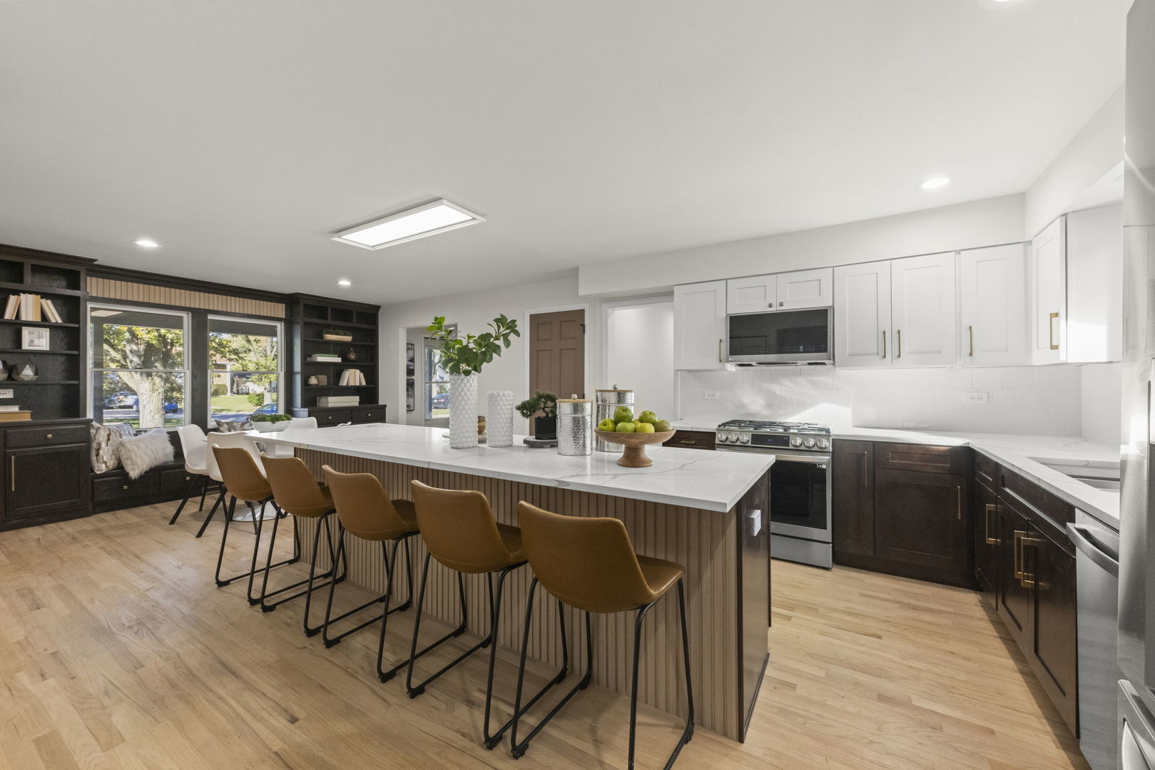 2823 Cooper Court, Woodridge, IL 60517