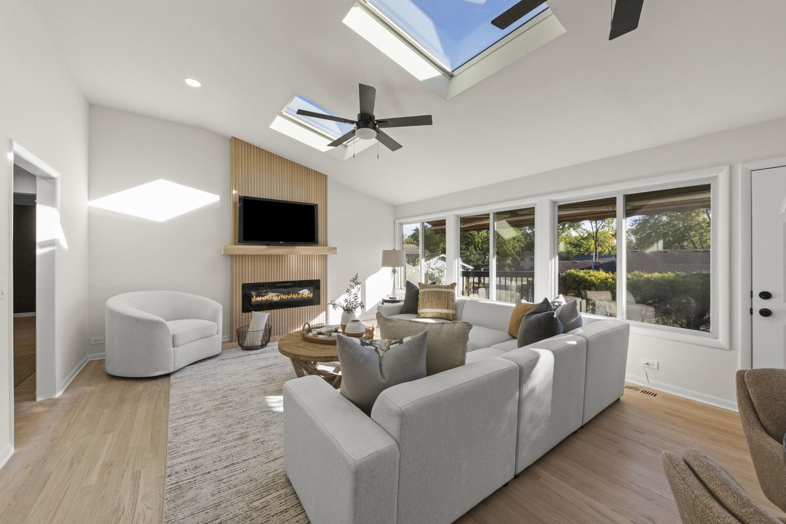 2823 Cooper Court, Woodridge, IL 60517