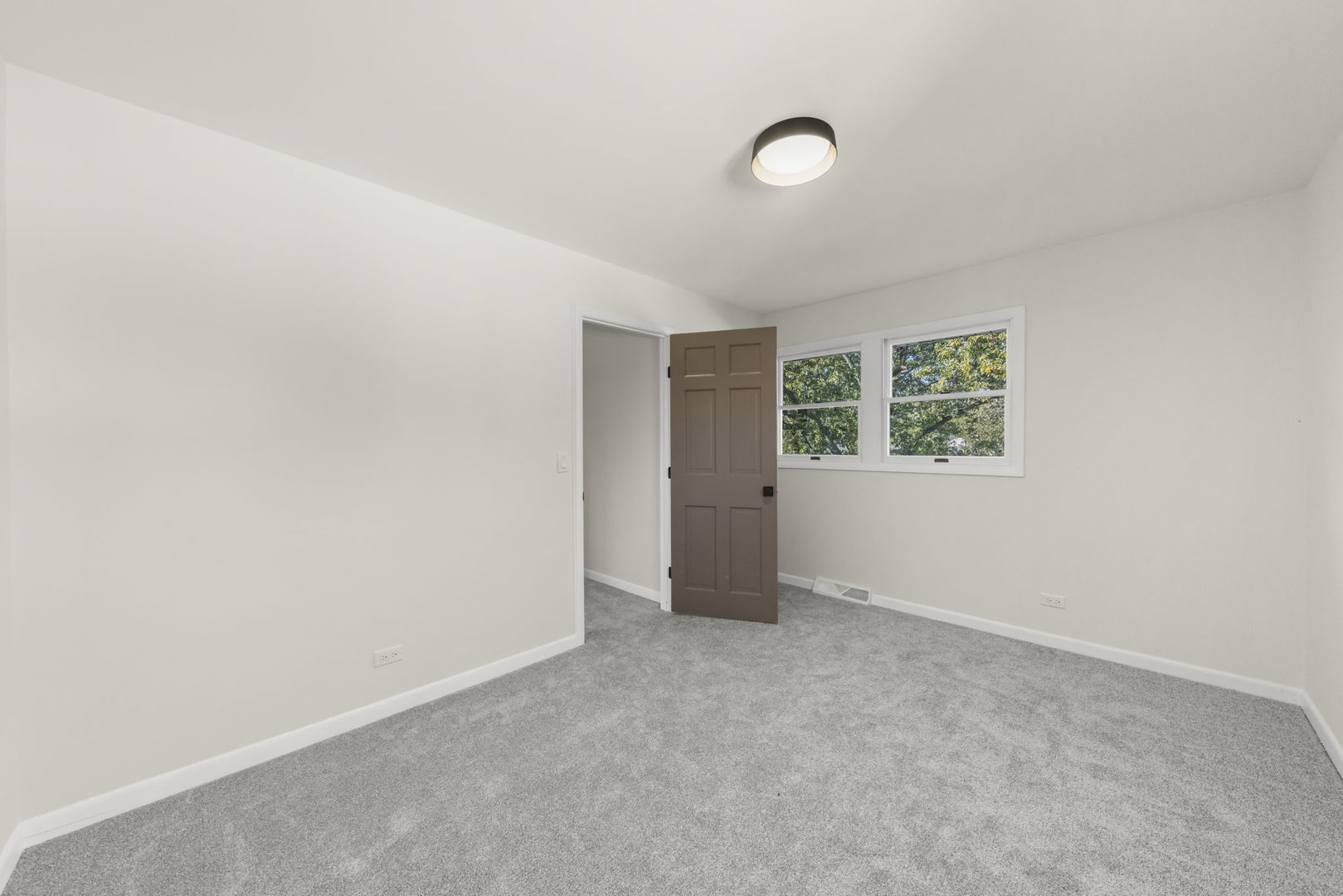 2823 Cooper Court, Woodridge, IL 60517