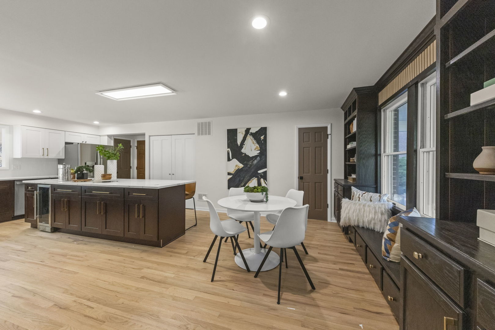 2823 Cooper Court, Woodridge, IL 60517