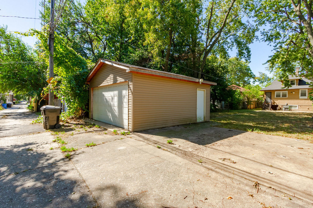 7933 S Constance Avenue, Chicago, IL 60617