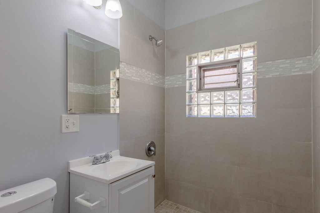 7933 S Constance Avenue, Chicago, IL 60617