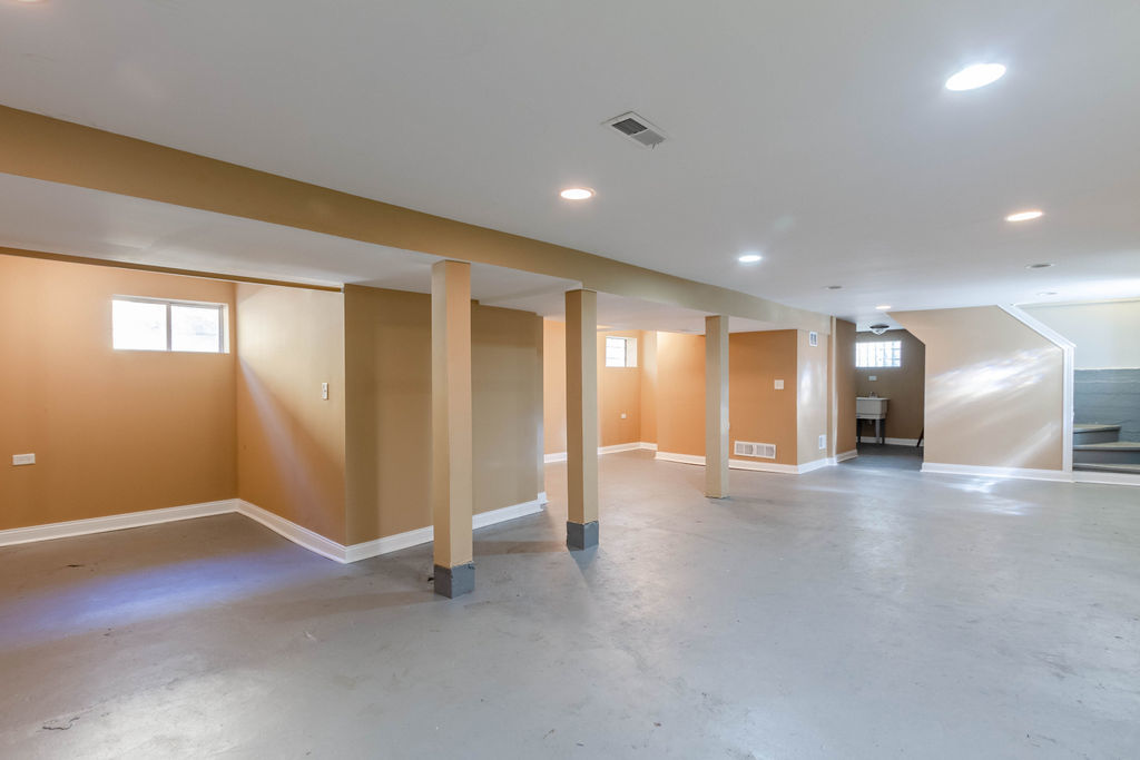 7933 S Constance Avenue, Chicago, IL 60617