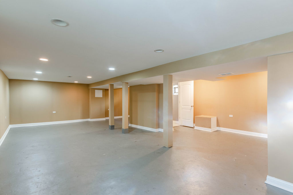 7933 S Constance Avenue, Chicago, IL 60617