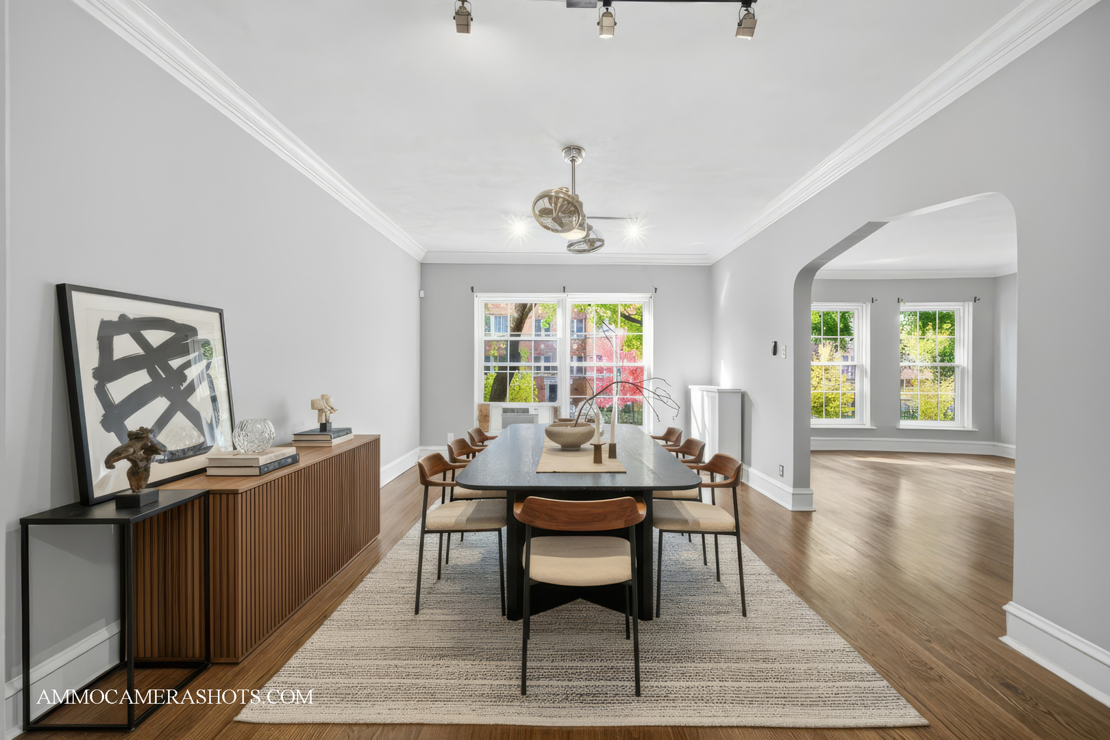 6807 S Paxton Avenue #1, Chicago, IL 60649