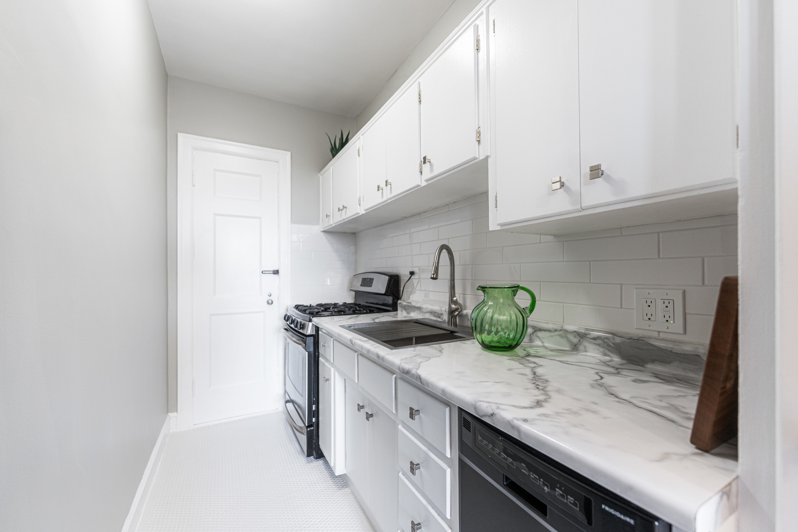 2000 N Lincoln Park West Parkway #607, Chicago, IL 60614