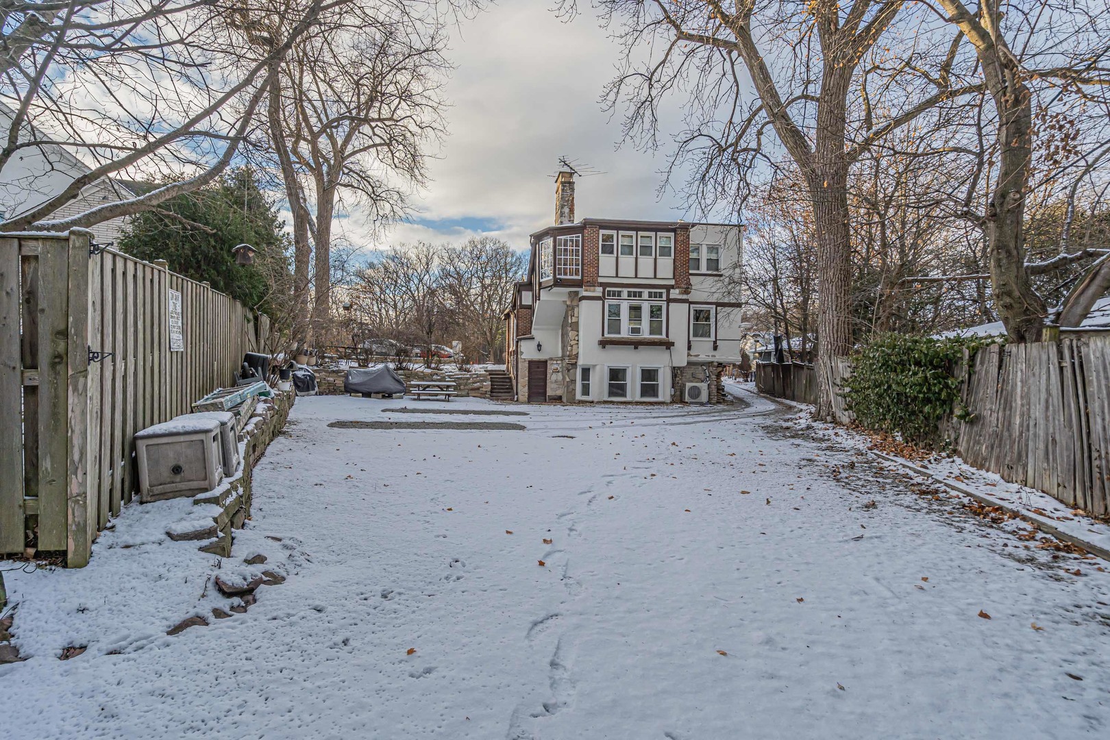 1155 Saint Johns Avenue #H, Highland Park, IL 60035