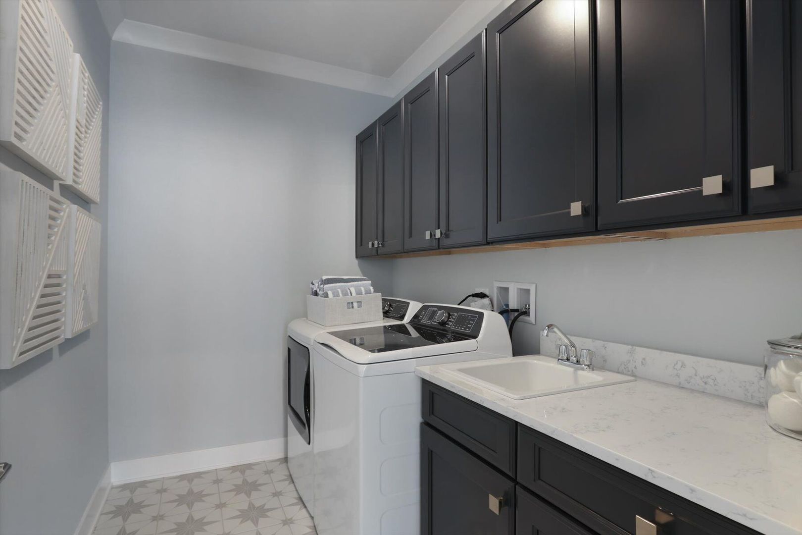 734 Alberta Avenue, Oswego, IL 60543