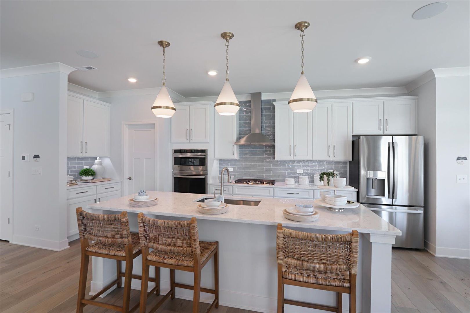 734 Alberta Avenue, Oswego, IL 60543