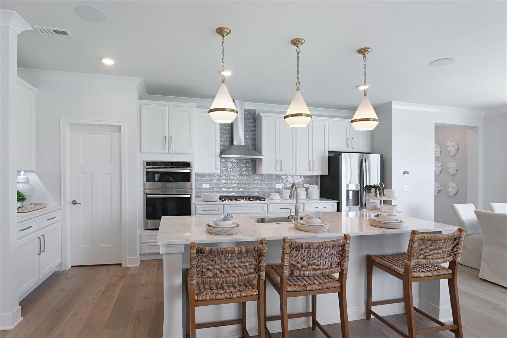 734 Alberta Avenue, Oswego, IL 60543