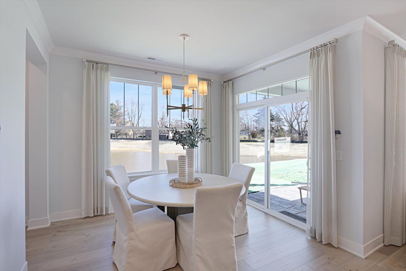 734 Alberta Avenue, Oswego, IL 60543