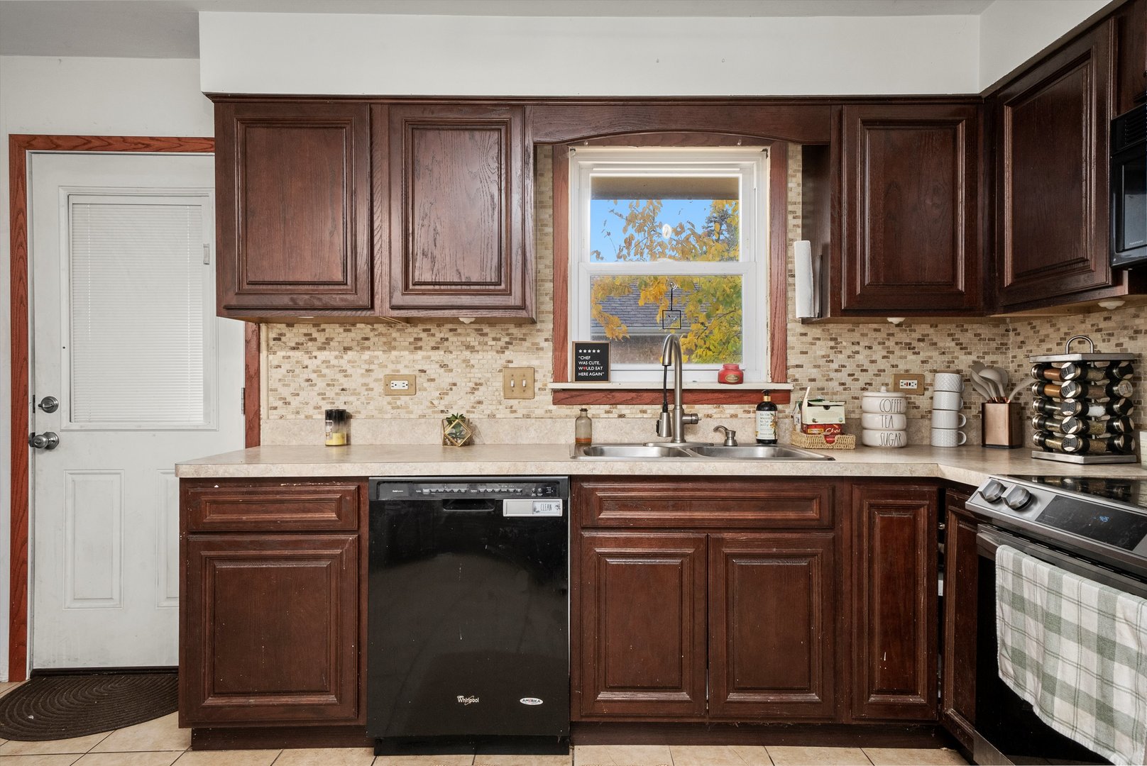 7228 S Oketo Avenue, Bridgeview, IL 60455