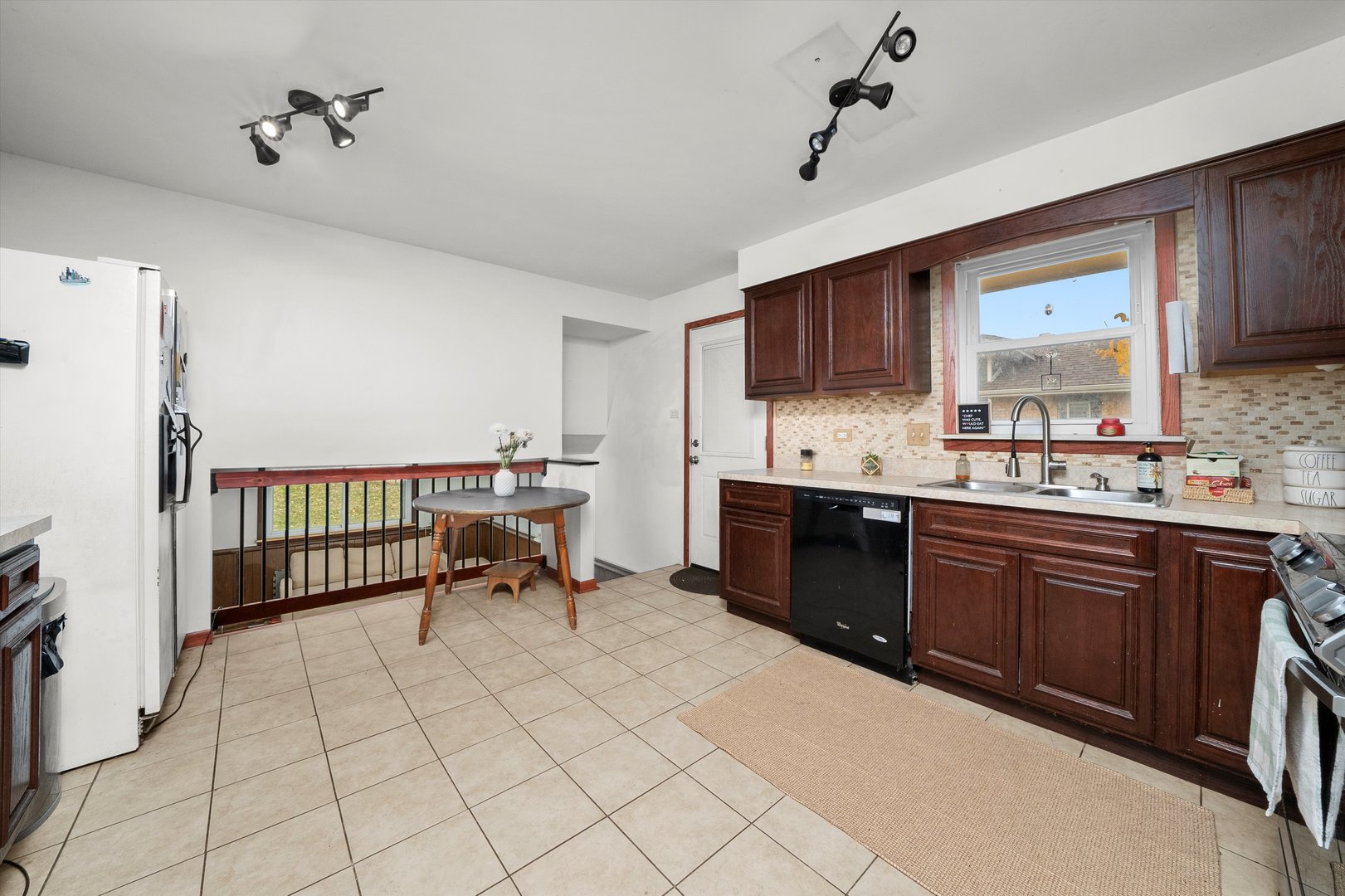 7228 S Oketo Avenue, Bridgeview, IL 60455