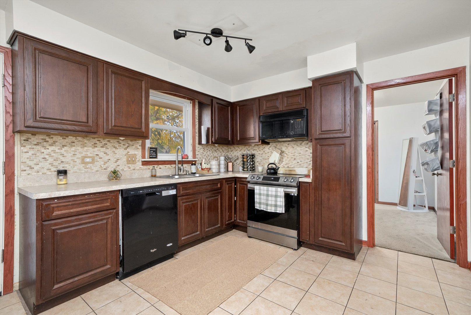 7228 S Oketo Avenue, Bridgeview, IL 60455