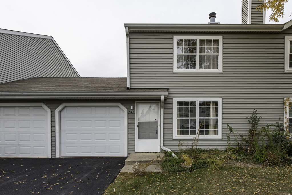 542 Normandie Lane, Round Lake Beach, IL 60073